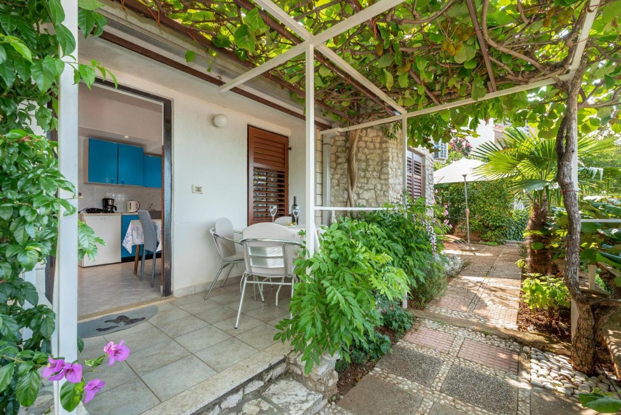 Apartments Mandica ราบัซ ภายนอก รูปภาพ